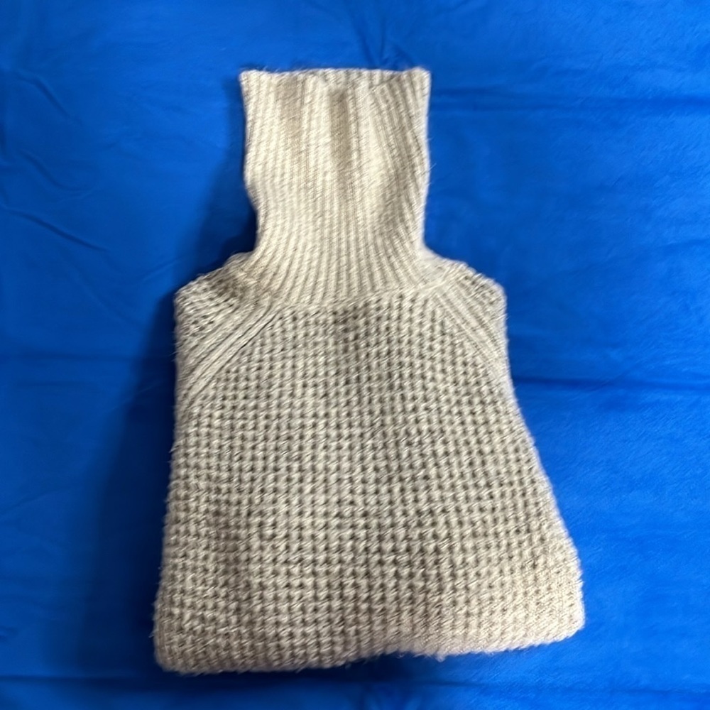 ⭐️ WindRiver turtleneck chunky knit sweater - size M - Picture 9 of 11